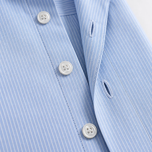 Custom shirt button and buttonhole details
